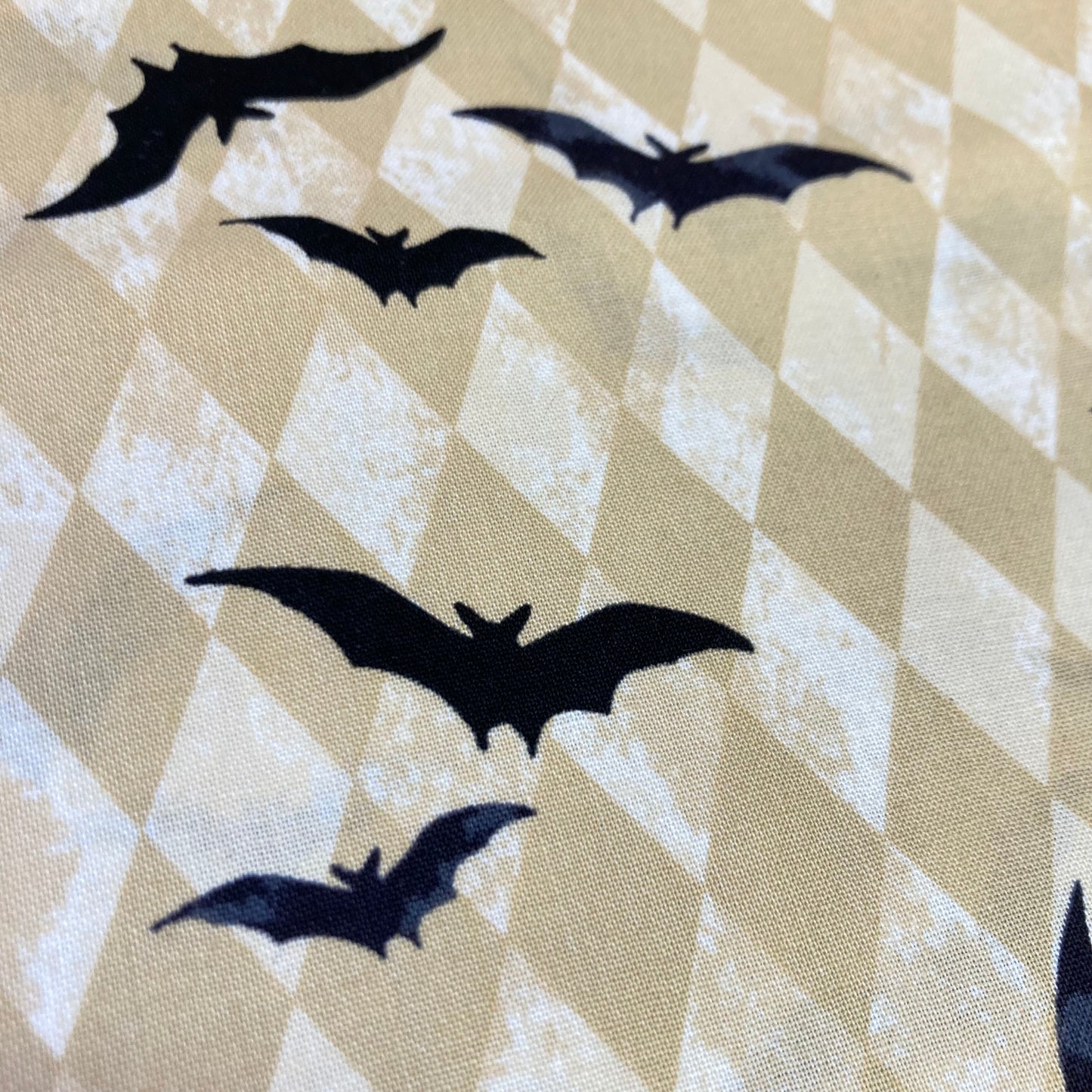 Makower – Mystery Manor - Bats on Cream