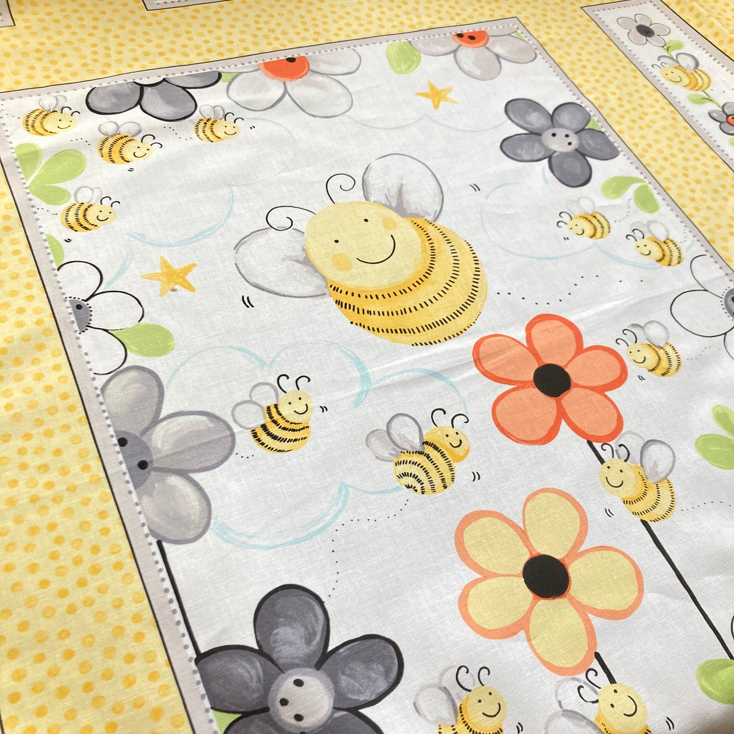 World of Susybee - Panel - Sweet Bees