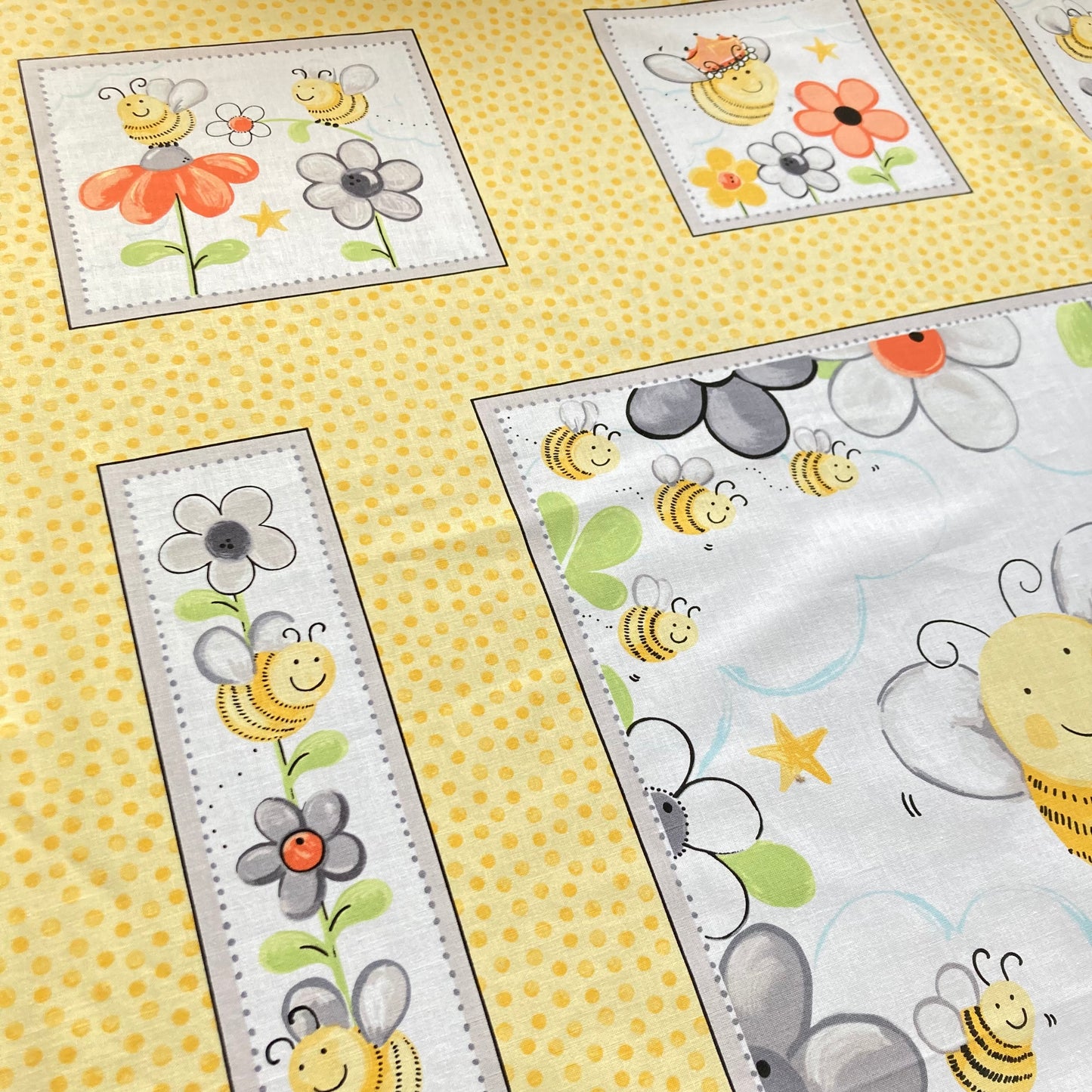 World of Susybee - Panel - Sweet Bees