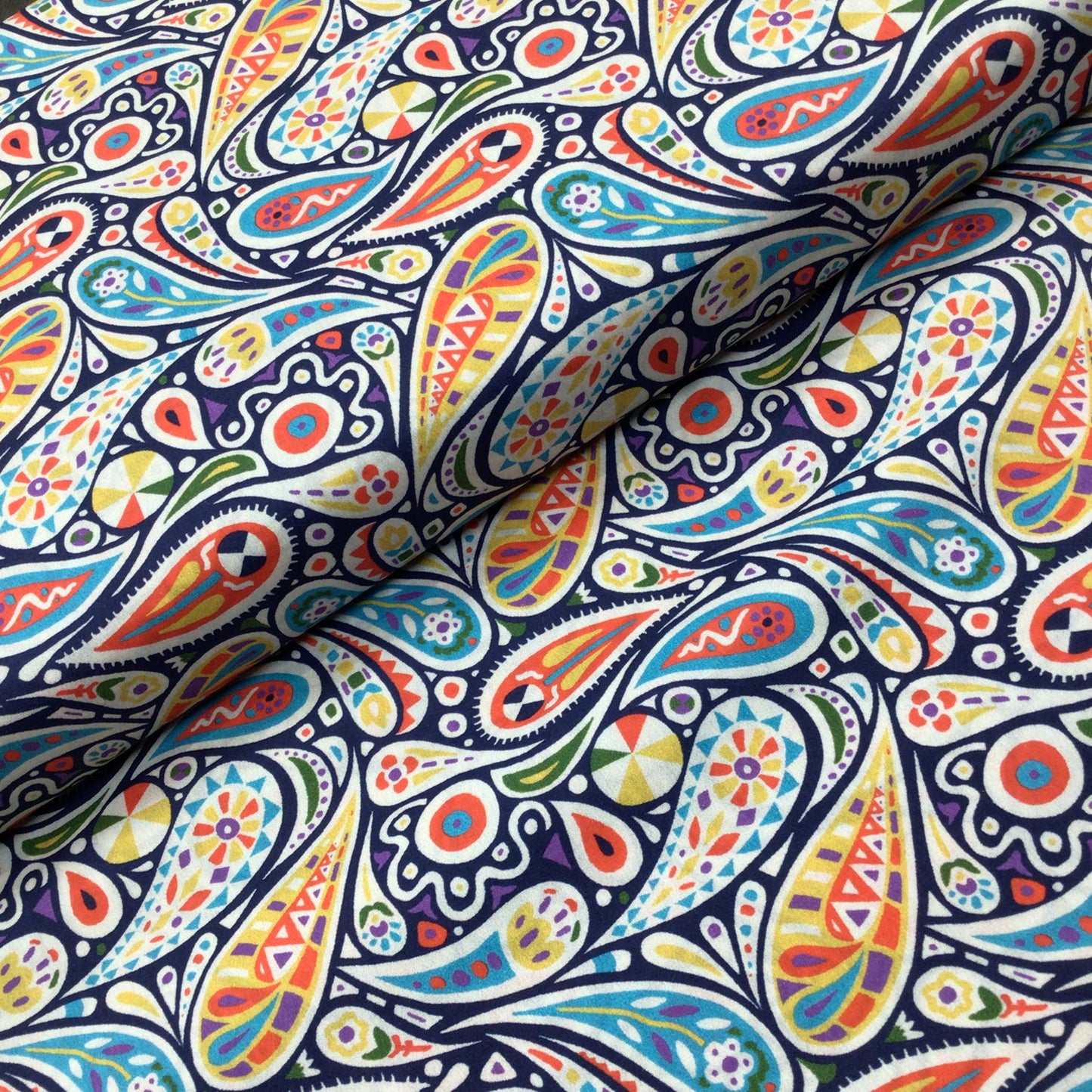 Cotton Lawn Fabric – Paisley Swirl