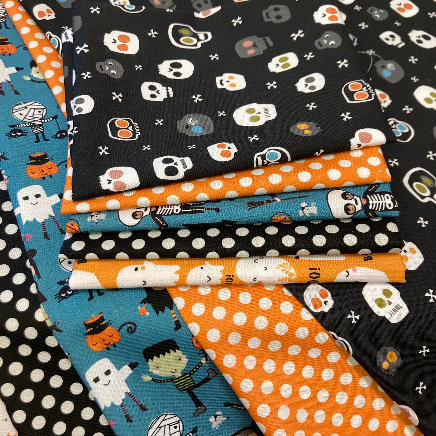 Halloween Fat Quarter Bundle- Trick or Treat - Polka Dots