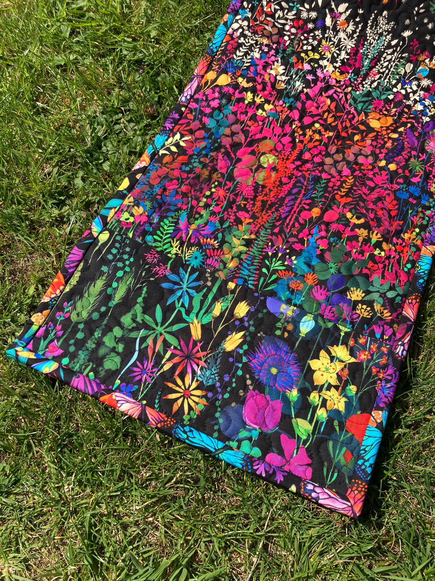 Gardenia Table Runner