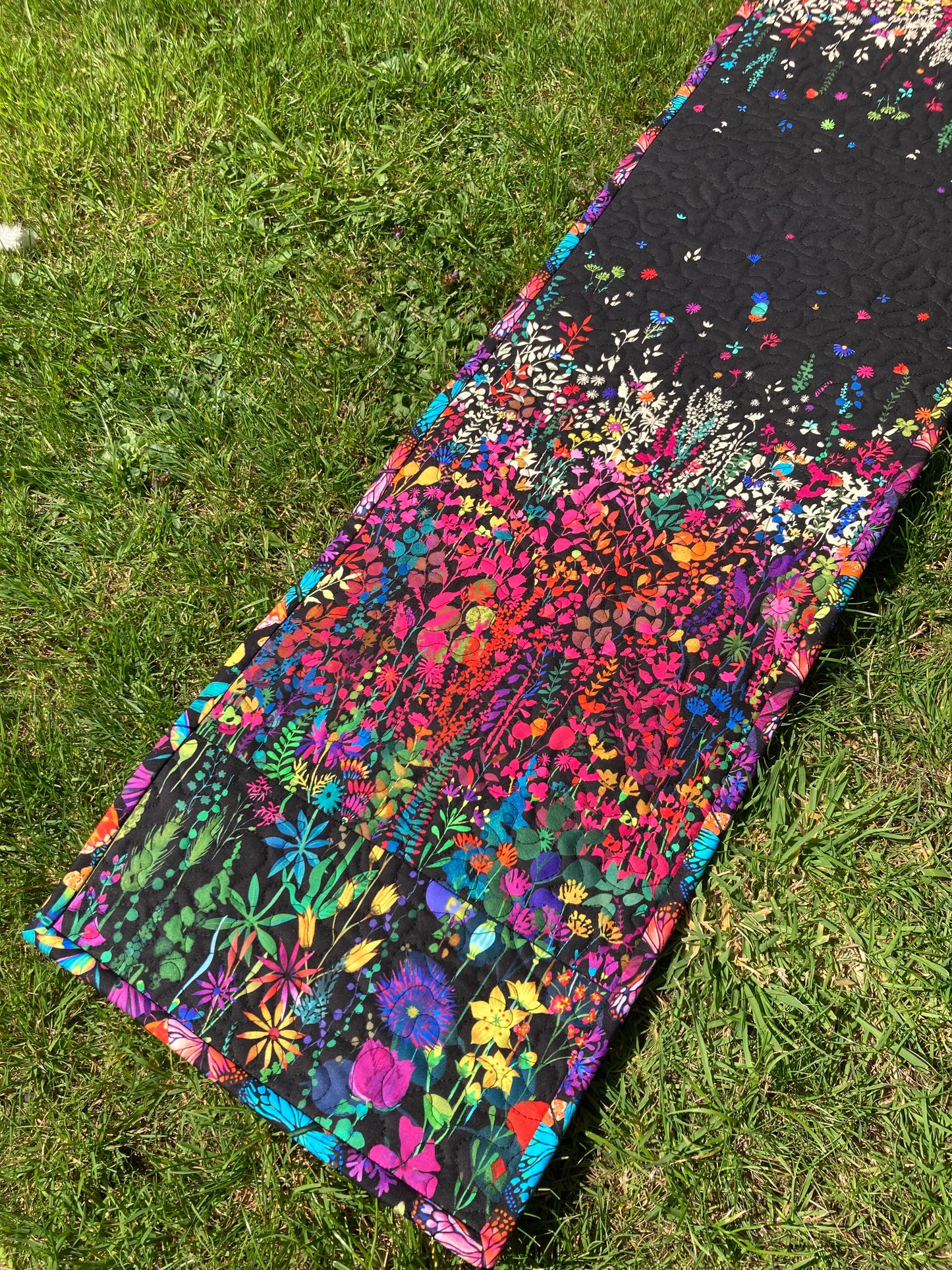 Gardenia Table Runner