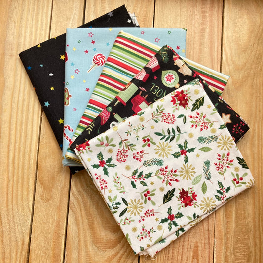 Makower - Cosy Christmas - Fat Quarter Bundles