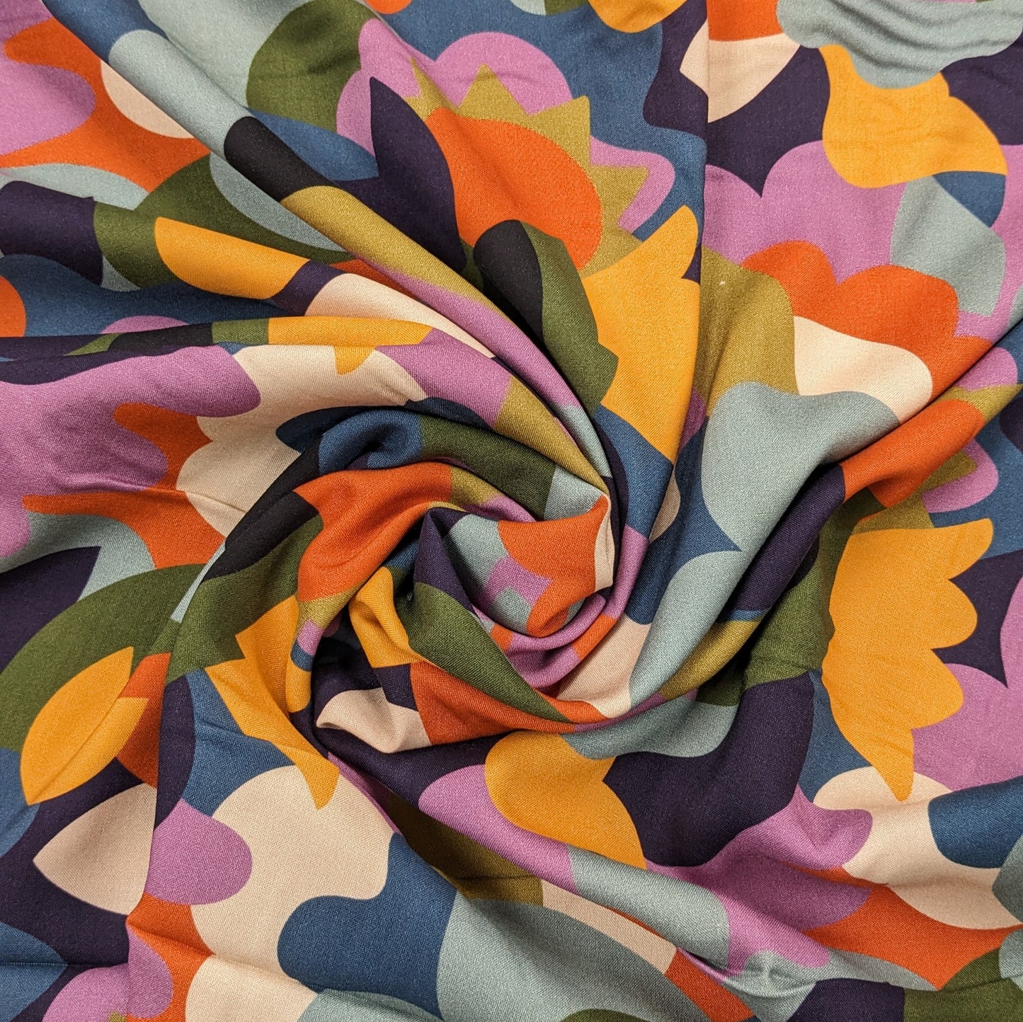 Rayon Fabric - Tapestry - Sholto Drumlanrig - Violet